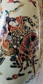 Chinese vaas Satsuma, handgeschilderd, goldplated, Antiek en Kunst, Antiek | Vazen, Ophalen of Verzenden