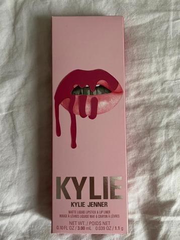 Kylie lip kit extraordinary matte