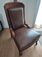 Te koop antiek fauteuil met lederen bekleding en op wieltjes, Antiek en Kunst, Antiek | Meubels | Stoelen en Banken, Ophalen