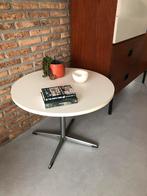 Leuk vintage rond salontafeltje bijzettafel, Huis en Inrichting, Tafels | Bijzettafels, Minder dan 55 cm, Rond, Zo goed als nieuw