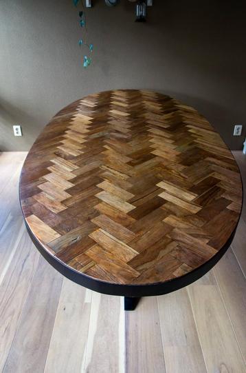 eettafel beschikbaar voor biedingen
