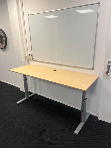 Bureau 3x
