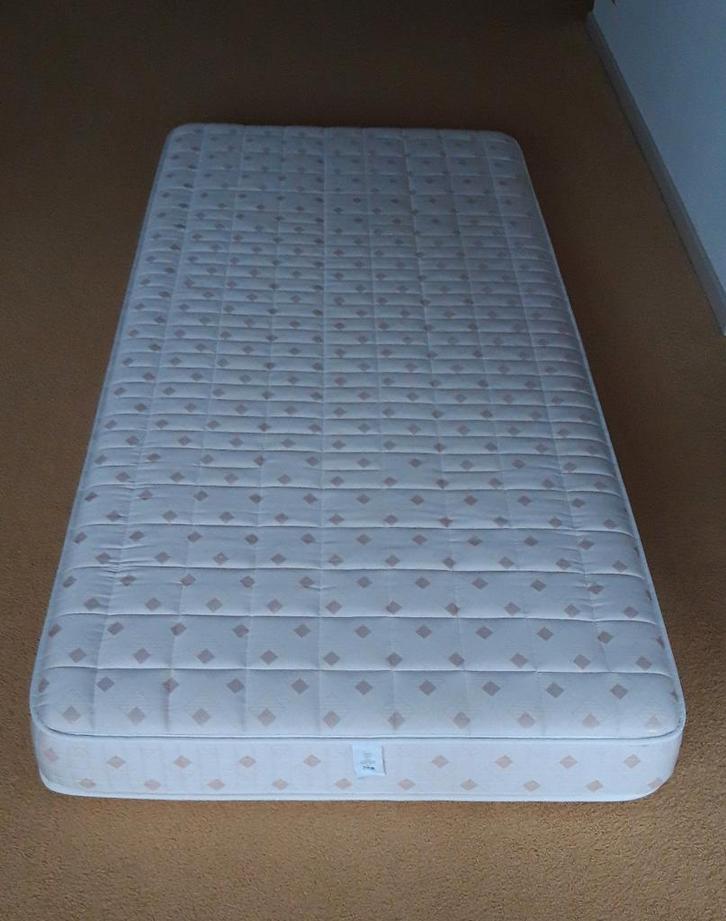 Matras schoon en ruikt niet 90 x 200 x 14 cm, Huis en Inrichting, Slaapkamer | Matrassen en Bedbodems, Zo goed als nieuw, Matras