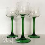 Drie vintage, retro Franse wijnglazen groene hoge voet, Ophalen of Verzenden, Huis en Inrichting