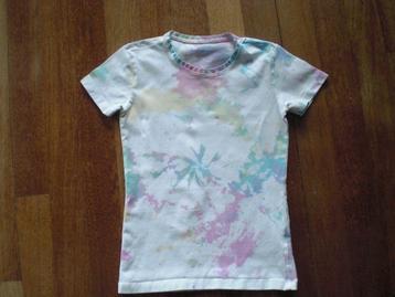 Leuk Batik shirtje. Maat 122 beschikbaar voor biedingen