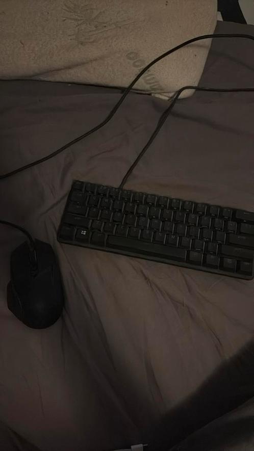 Razer hutsman mini60% razer basilisk v3, Computers en Software, Toetsenborden, Zo goed als nieuw, Overige indelingen, Bedraad