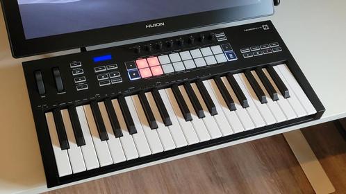 Novation LaunchKey 37 mk3, Muziek en Instrumenten, Midi-apparatuur, Zo goed als nieuw, Ophalen