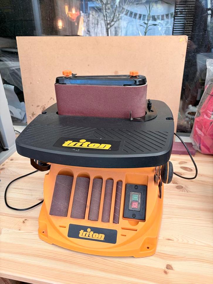 Triton TSPST450 Oscillerende Bandschuurmachine, Doe-het-zelf en Verbouw, Gereedschap | Schuurmachines, Gebruikt, Bandschuurmachine