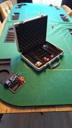 Poker fiches in koffer & uitklapbare pokertafel, Hobby en Vrije tijd, Gezelschapsspellen | Kaartspellen, Vijf spelers of meer