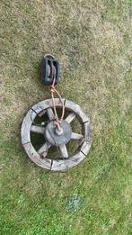 Wagenwiel met katrol was ooit een lamp van gemaakt, Huis en Inrichting, Ophalen of Verzenden, Minder dan 50 cm