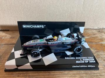 ✅ Lewis Hamilton 1:43 Macau 2004 F3 Mercedes F302 beschikbaar voor biedingen