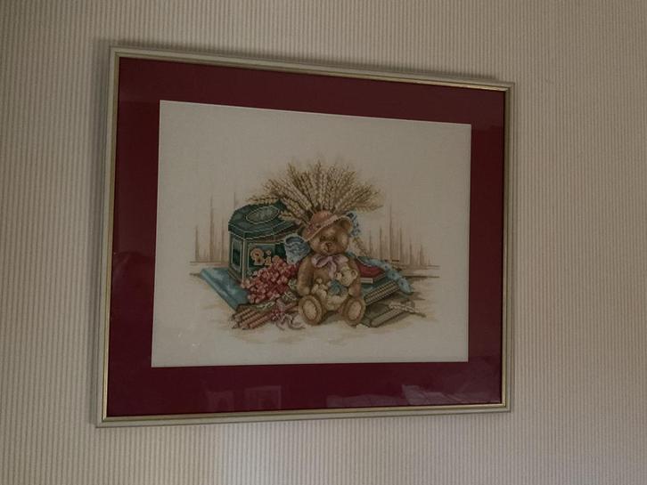 Mooi geborduurd( Beer)schilderij in lijst(61x52cm)NU 15€, Huis en Inrichting, Woonaccessoires | Schilderijen, Tekeningen en Foto's