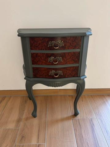 Gerestyled Vintage ladekastje - bijzettafeltje beschikbaar voor biedingen