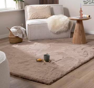 Taupe vloerkleed hoogpolig beschikbaar voor biedingen