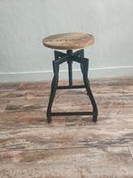 Industrieel krukje van mangohout en metaal, Ophalen, Zo goed als nieuw, Hout