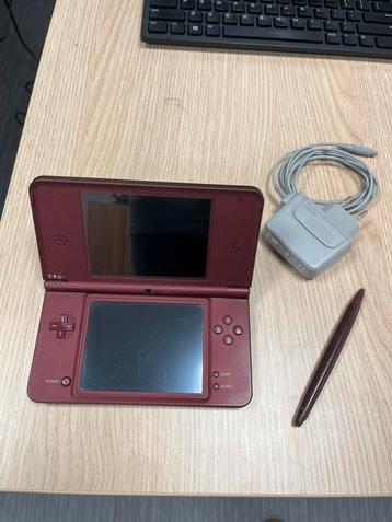 Nintendo DSi XL - Rood beschikbaar voor biedingen