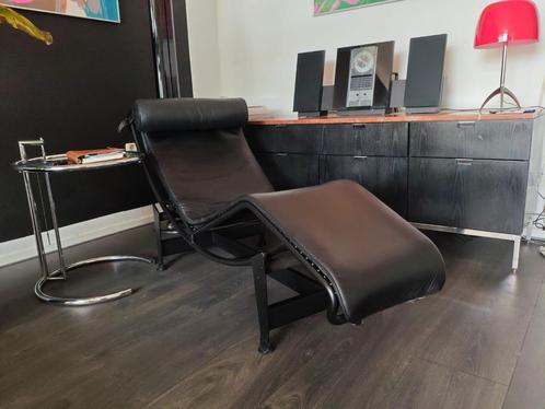 Cassina lc4 Corbusier black base & frame Leer, Huis en Inrichting, Banken | Sofa's en Chaises Longues, Zo goed als nieuw, Eenpersoons