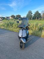Vespa sprint mat grijs 2017 geel kenteken, Fietsen en Brommers, Scooters | Vespa, Ophalen, Gebruikt, Maximaal 45 km/u, Vespa S