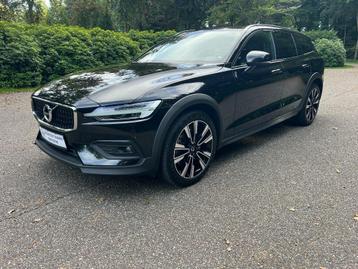 Volvo V60 T5 AWD Cross Country 250PK ACC HUD PANO 360 GRADEN beschikbaar voor biedingen