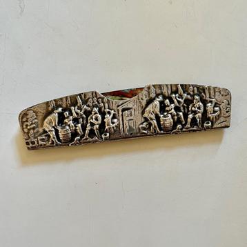 Antieke zakkam houder beschikbaar voor biedingen