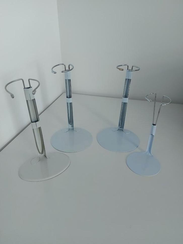 Poppenstandaards Barbie - Set van 4, Verzamelen, Poppen, Gebruikt, Accessoires, Ophalen of Verzenden