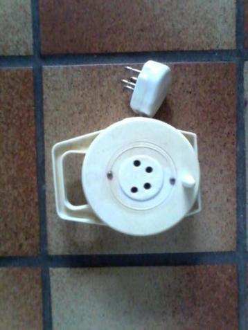 Telefoon verlengkabel / kabelhaspel beschikbaar voor biedingen