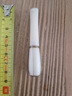 Oud pijpje van parelmoer