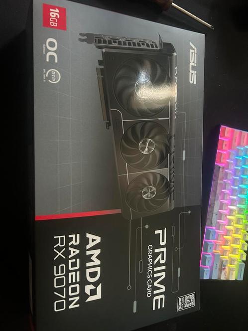 Amd Radeon RX 9070 MOET ER VAN AF, Computers en Software, Videokaarten, Zo goed als nieuw, AMD, PCI-Express 4.0, GDDR6, HDMI, DisplayPort