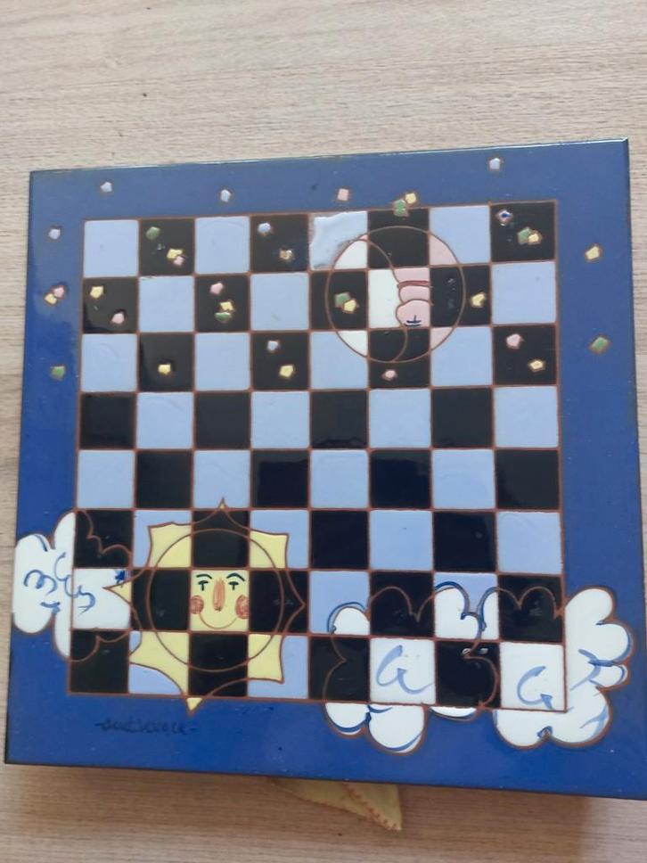 Vintage glas geglaziurd Schaakbord met Zon- en Maanmotief, Hobby en Vrije tijd, Gezelschapsspellen | Bordspellen, Zo goed als nieuw