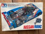 Tamiya 1/24 Scale Nissan R89C Sports Car, Hobby en Vrije tijd, Modelbouw | Auto's en Voertuigen, Auto, Groter dan 1:32, Nieuw