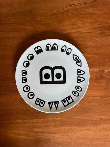 Ikea Glödande dinerbord beschikbaar voor biedingen