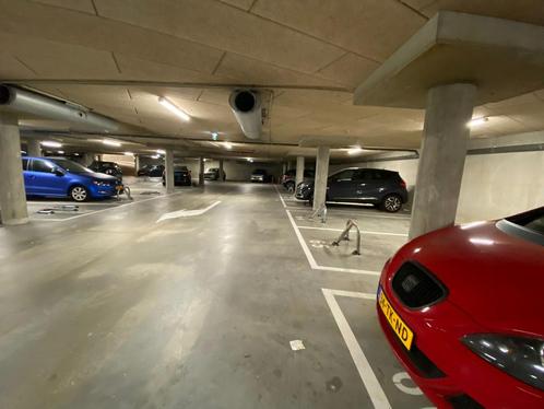 Parkeerplaats te huur Rotterdam Delfshaven M2 en PP64, Auto diversen, Autostallingen en Garages