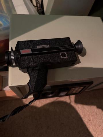 Vintage 8mm Camera met Projector & Scherm beschikbaar voor biedingen