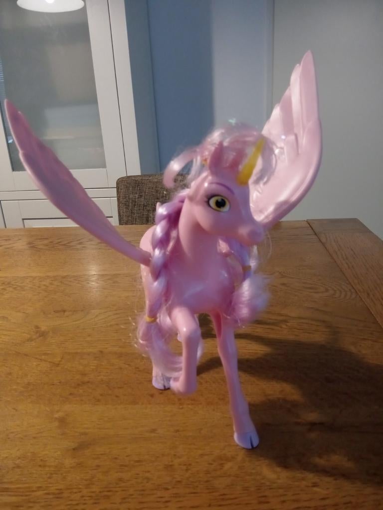 Mia and Me Kyara Eenhoorn Pop, Kinderen en Baby's, Ophalen of Verzenden, Zo goed als nieuw, Overige typen