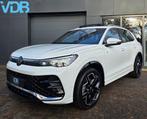Volkswagen Tiguan 1.5 eHybrid R-Line 272PK LEDER MEMORY VOL, Auto's, 1498 cc, Zwart, 4 cilinders, Hybride Elektrisch/Benzine