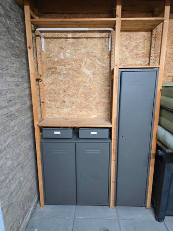 Ikea Ivar kast

133 cm breed
226 cm hoog
30 cm diep - afbeelding 2