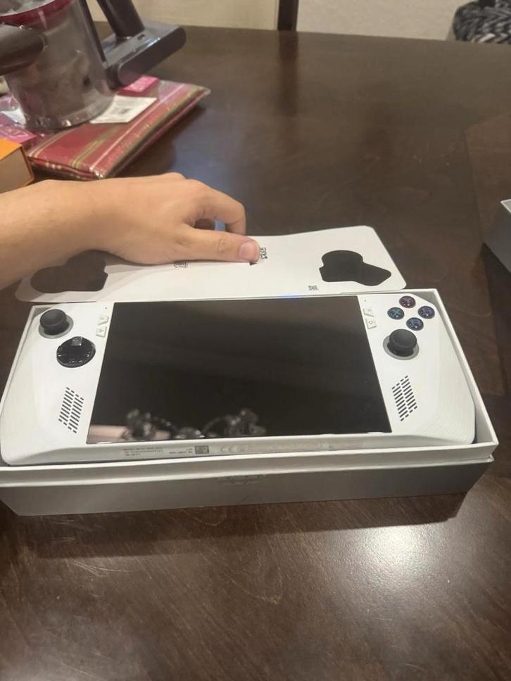 ASUS ROG Ally Z1 Extreme 2TB in topstaat, Computers en Software, Desktop Pc's, Zo goed als nieuw, 4 Ghz of meer, SSD, Ophalen