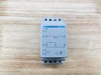 Hager ST303 Beltrafo 8V / 12V, Hobby en Vrije tijd, Elektronica-componenten, Ophalen of Verzenden, Zo goed als nieuw