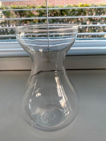 Glazen Vaas - 15cm hoog beschikbaar voor biedingen