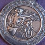 Antieke Verzilverde Jugendstil Medaille Wielersport, Postzegels en Munten, Penningen en Medailles, Verzenden, Overige materialen