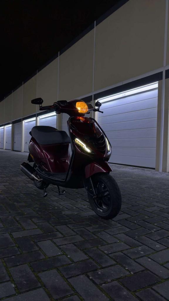 Zip 4t 50cc 2016, Fietsen en Brommers, Scooters | Piaggio, Zo goed als nieuw, Zip, Benzine, Ophalen