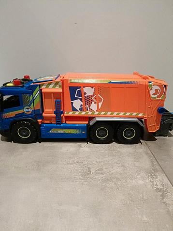 Vuilniswagen groot met licht en geluid beschikbaar voor biedingen