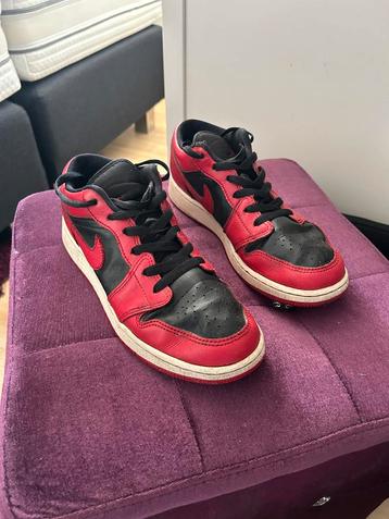 Nike Jordan 1 Low Rood/Zwart Maat 40 beschikbaar voor biedingen