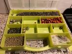 Set kralen in doos, Hobby en Vrije tijd, Kralen en Sieraden maken, Ophalen of Verzenden, Zo goed als nieuw, Kraal