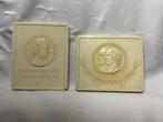 Twee plaquettes koningshuis Emma & Juliana, Verzenden, Zo goed als nieuw, Nederland, Overige typen