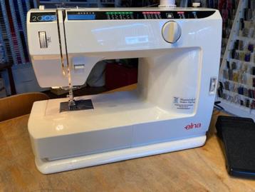 Elna 2005 naaimachine met inrijghulp beschikbaar voor biedingen