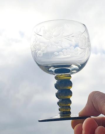 2 vintage Roemer glazen op olijfgroene bubbelsteel, zgan beschikbaar voor biedingen