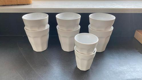 6 middelgrote koppen en 2 espressokopjes, Huis en Inrichting, Keuken | Servies, Gebruikt, Kop(pen) en/of Schotel(s), Overige stijlen
