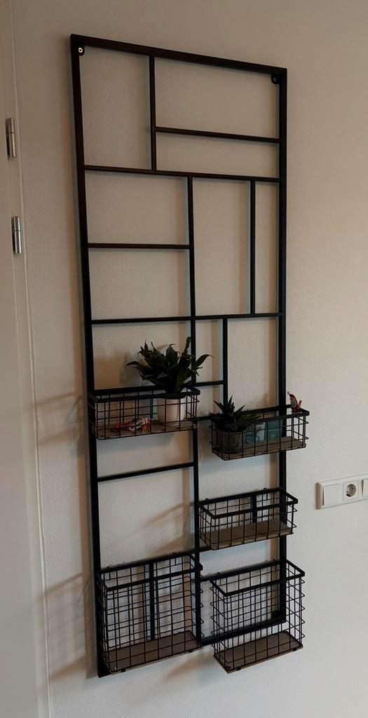 Metalen wandrek van Xenos – inclusief 5 mandjes, Huis en Inrichting, Kasten | Wandmeubels, Zo goed als nieuw, Minder dan 100 cm