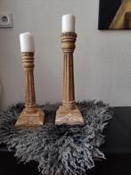 Twee oude houten kandelaars, Huis en Inrichting, Woonaccessoires | Kandelaars en Kaarsen, Ophalen of Verzenden, Hout, 25 tot 50 cm